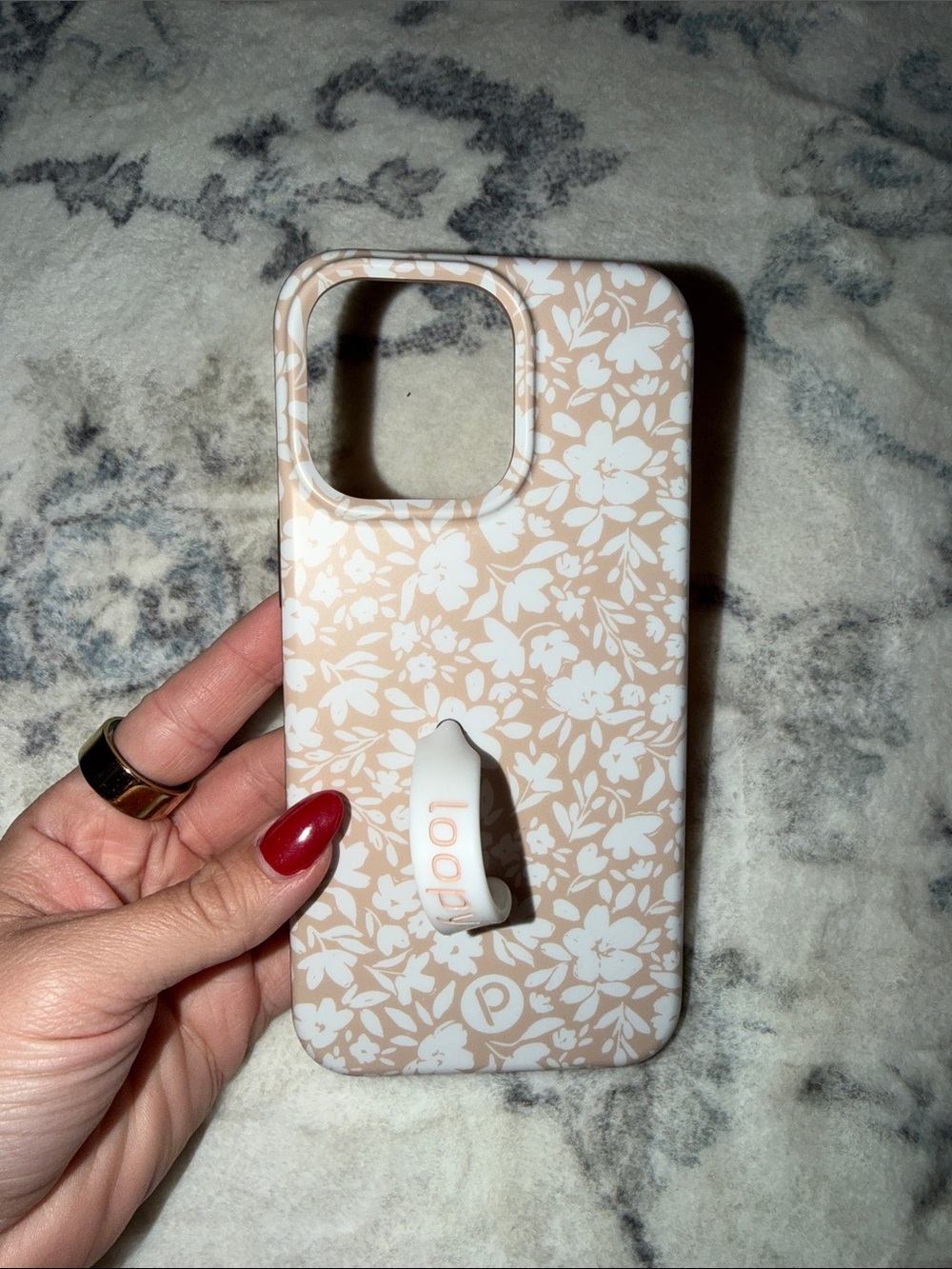 Loopy Floral Beige iPhone 15 Pro Max Case with White Loopy Grip